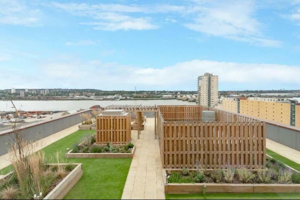 City Escape - Royal Wharf London Exterior photo