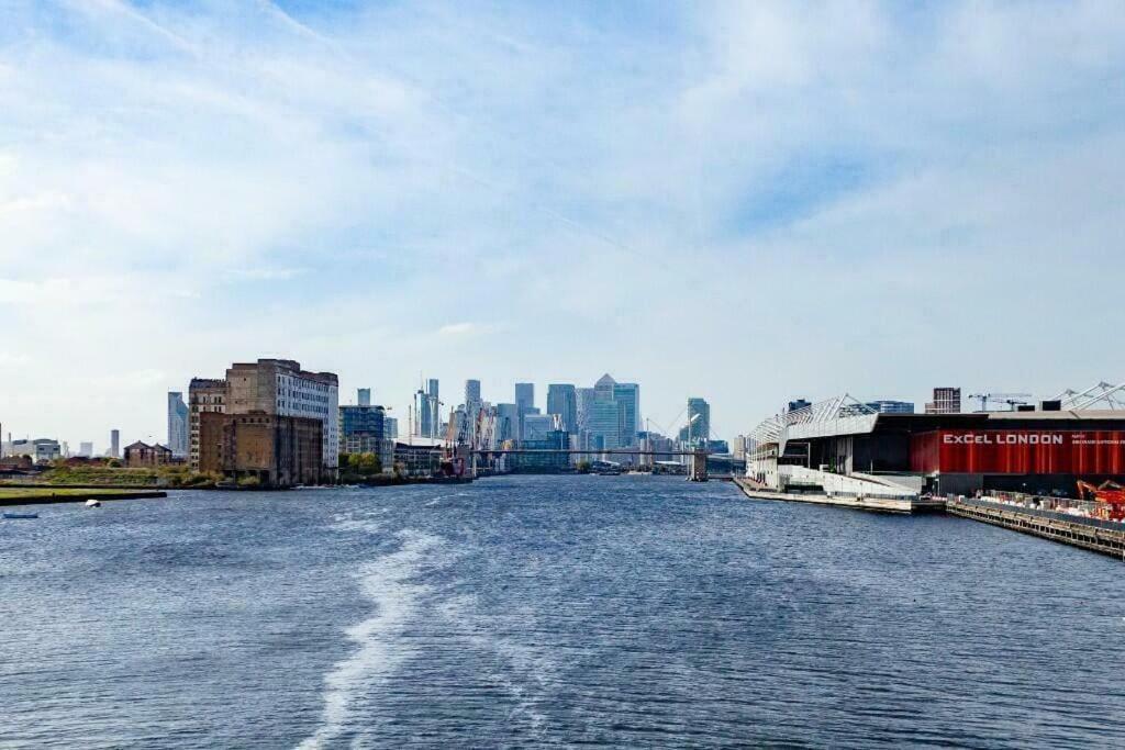 City Escape - Royal Wharf London Exterior photo